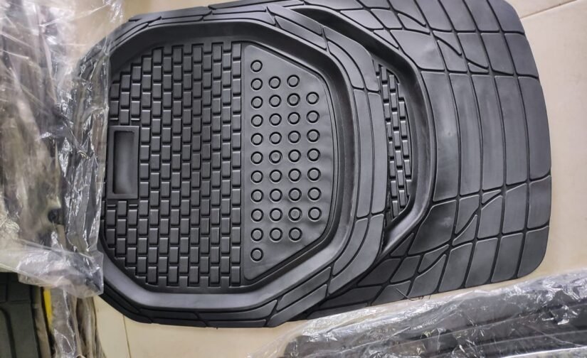 طقم أرضيات سيارة - صحن