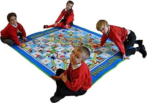 لعبة السلم والثعبان العملاقة للأطفال والكبار