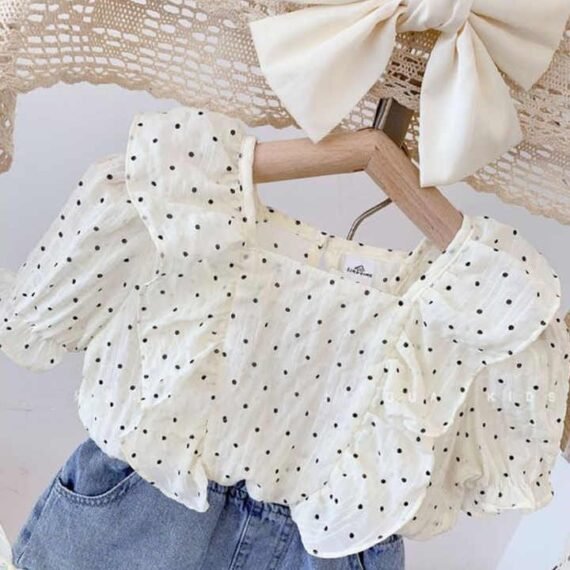 طقم بناتي شرط جينز وبلوزة أبيض