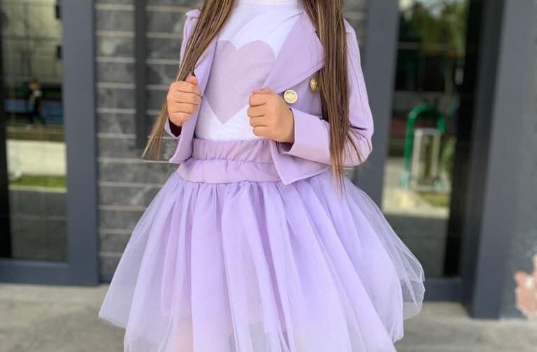 طقم بناتي 3 قطع تنورة مع بلوزة وجاكيت