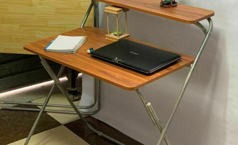 طاولة مكتبية قابلة للطي