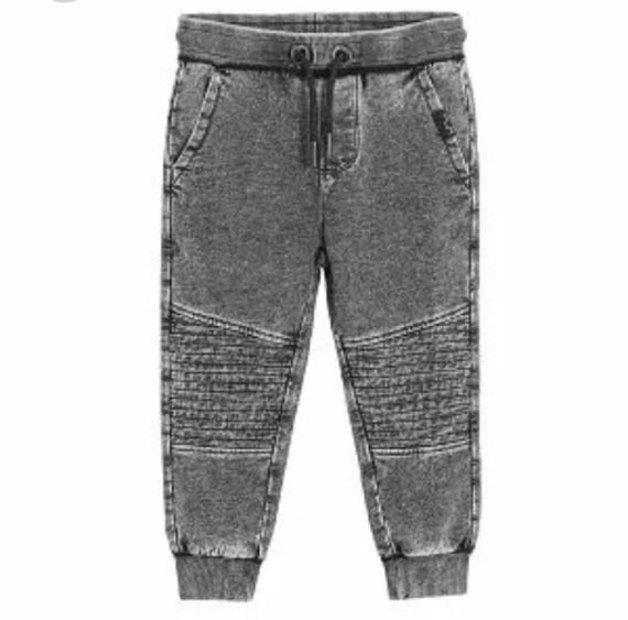 طقم ولادي بنطلون جينز وبلوزة أبيض