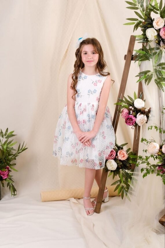 فستان بناتي حفر