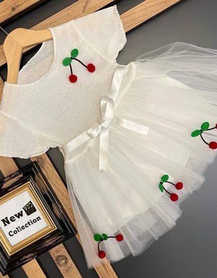 فستان بناتي الكرزة لون أبيض