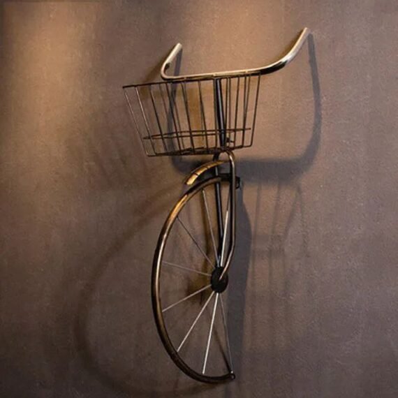 ديكور تعليق شكل دراجة يتضمن سلة للورود والمناظر