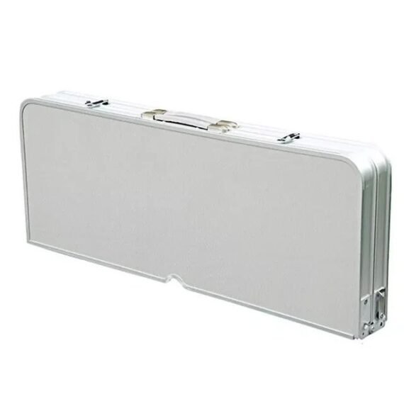 طاولة معدنية على شكل شنطة مع 4مقاعد