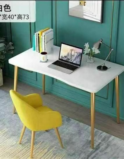 طاولة مكتبية مميزة بشكل عصري